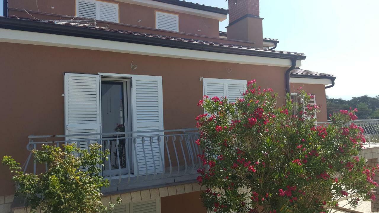 לופאר Apartments Mestrovic מראה חיצוני תמונה