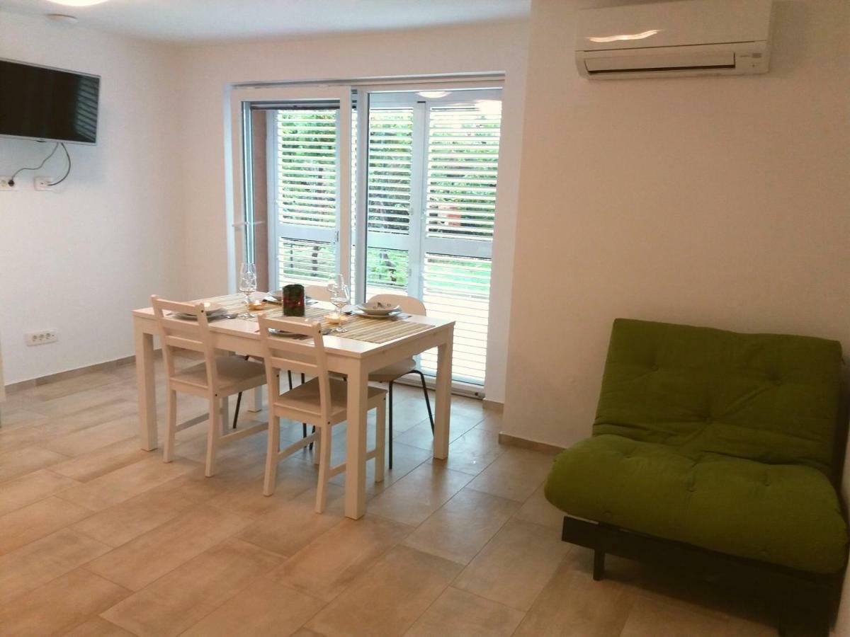 לופאר Apartments Mestrovic מראה חיצוני תמונה