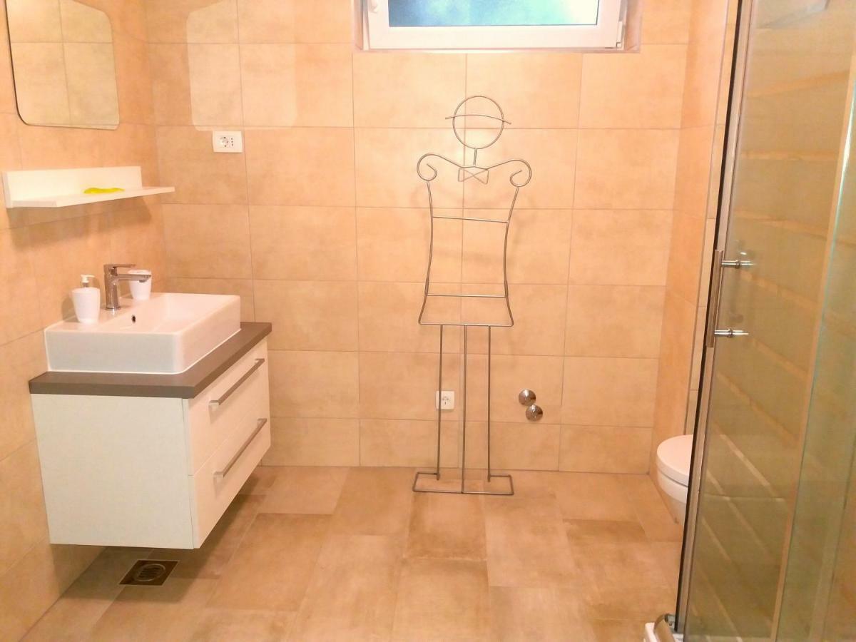 לופאר Apartments Mestrovic מראה חיצוני תמונה