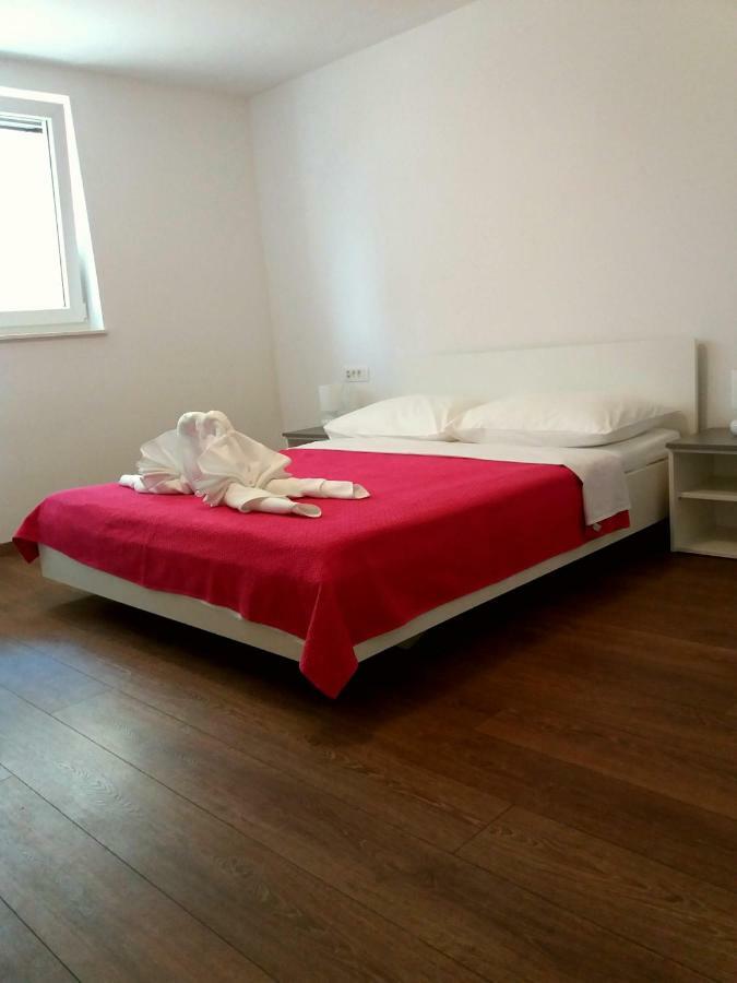 לופאר Apartments Mestrovic מראה חיצוני תמונה