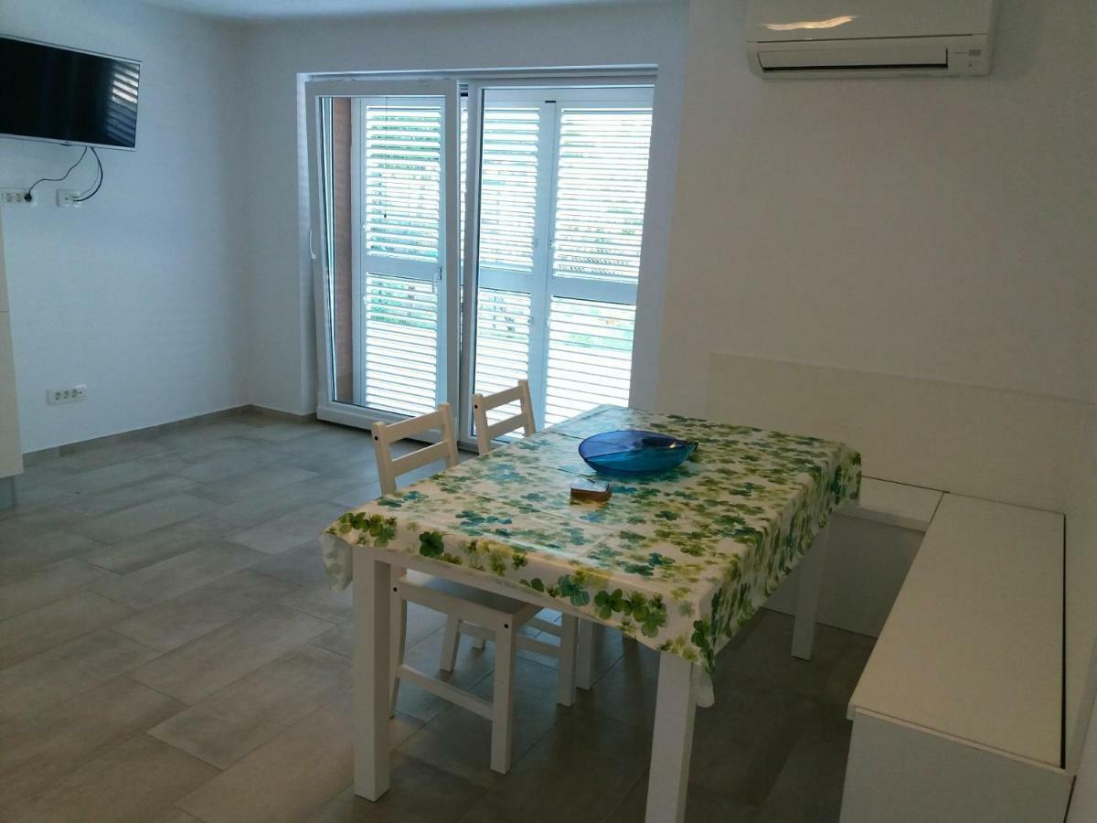 לופאר Apartments Mestrovic מראה חיצוני תמונה