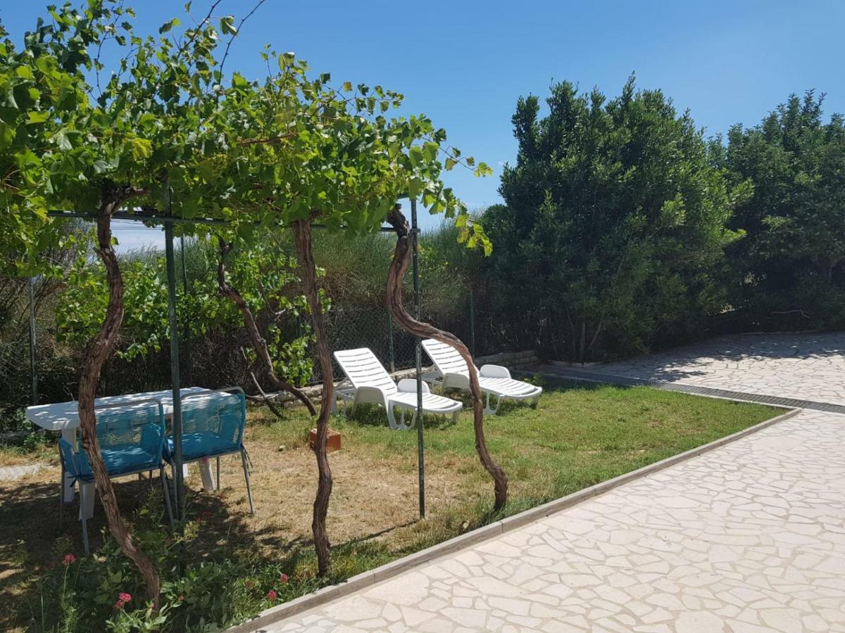 לופאר Apartments Mestrovic מראה חיצוני תמונה